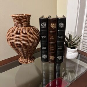 Better Homes and Garden rattan vase or basket 10”